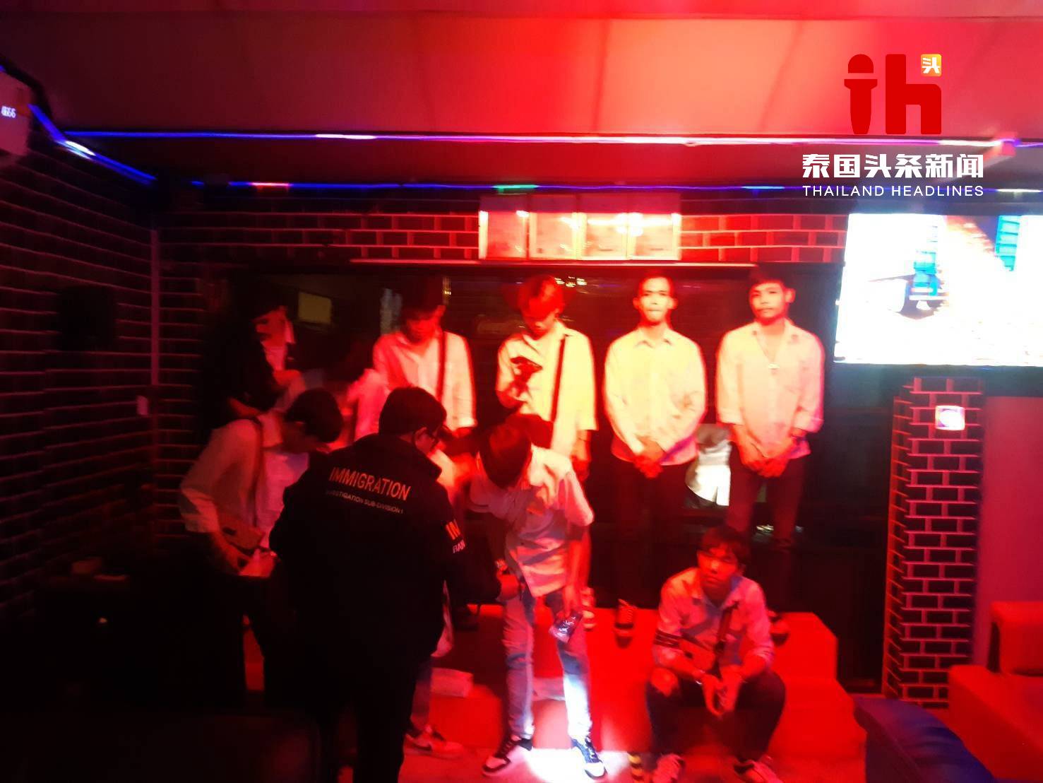 曼谷夜店大搜查，数十名外籍人士被捕！