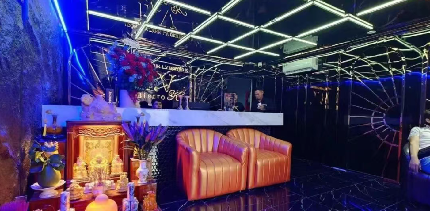 胡志明KTV游玩攻略之LV颜值礼服场