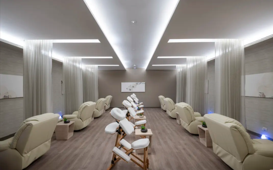 曼谷中央世界购物中心（Central World）的Let's Relax Spa