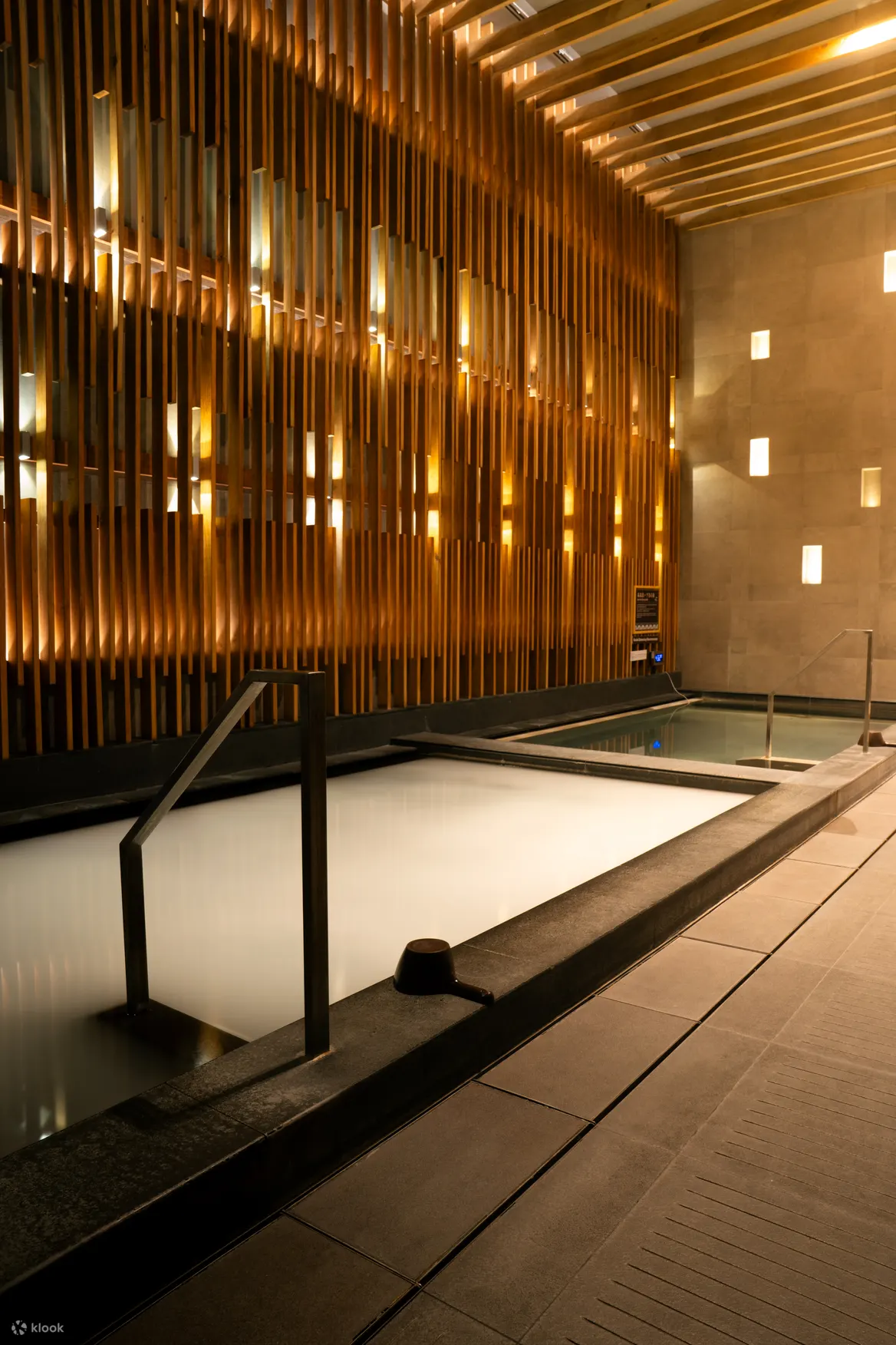 曼谷通罗区的Let's Relax Onsen