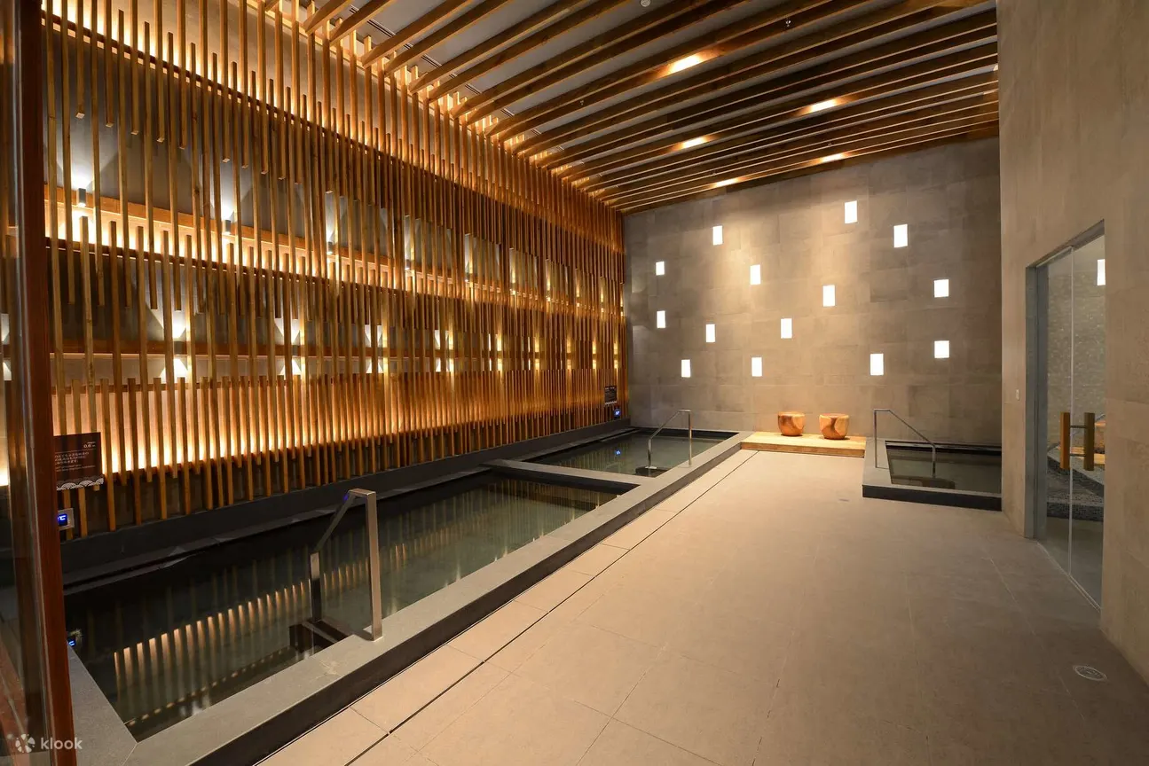 曼谷通罗区的Let's Relax Onsen