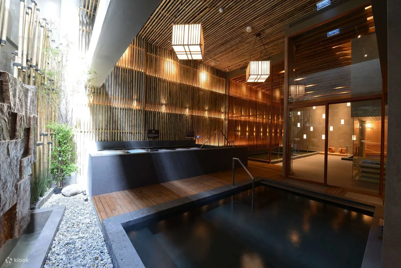 曼谷通罗区的Let's Relax Onsen